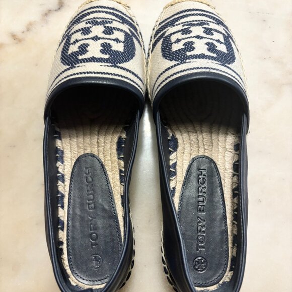Tory Burch Logo Jacquard Two-Toned Espadrilles - Picture 4 of 9